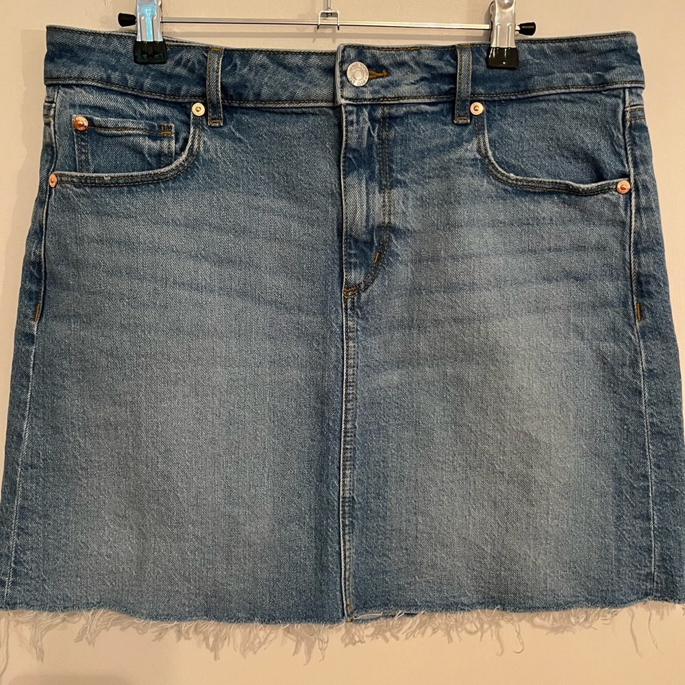 Loft Distressed Raw Edge Denim Skirt Size 8
